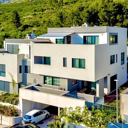 Villa Luxury Hermes - Heated Pool, Jacuzzi, Elevator