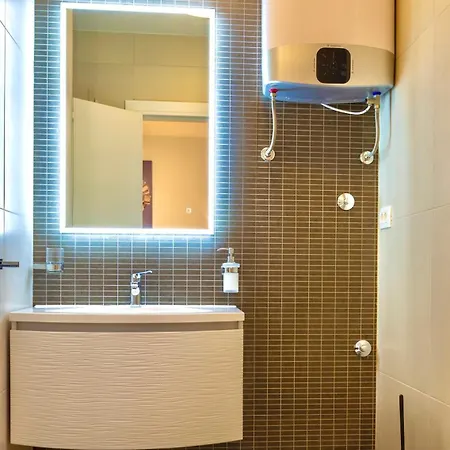 Villa Luxury Hermes - Heated Pool, Jacuzzi, Elevator