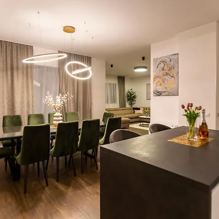 Luxury Hermes - Heated Pool, Jacuzzi, Elevator Villa Podstrana