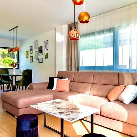 Luxury Hermes - Heated Pool, Jacuzzi, Elevator Villa *