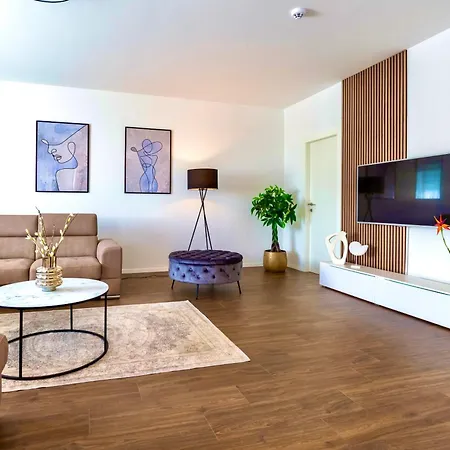 Luxury Hermes - Heated Pool, Jacuzzi, Elevator Villa *